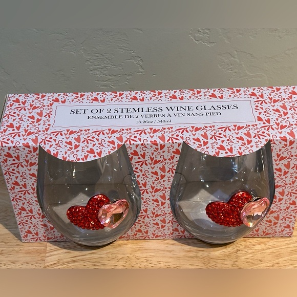 Brand New Set of 2 Stemless Wineglasses Pink & Red Rhinestone Heart Appliques - Picture 4 of 5